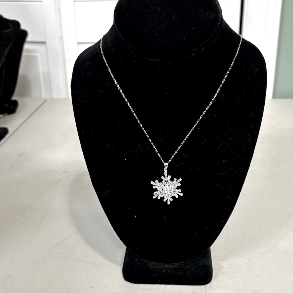 Diamond 10 Carat 18 Sterling Silver Necklace Diamond 10 Carat 18 Sterling Silver Necklace